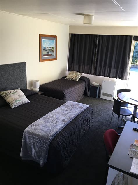 motel hawera rooms .